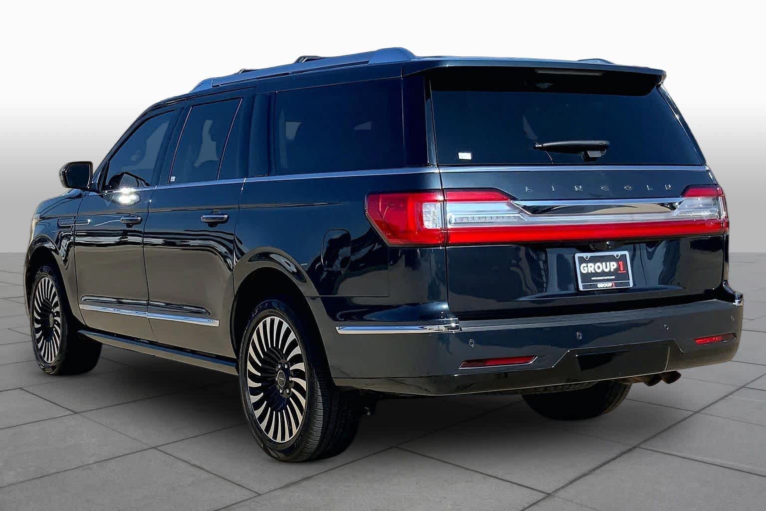 Used 2021 Lincoln Navigator L Black Label w/ Cargo Convenience Package AWD/4WD image 11