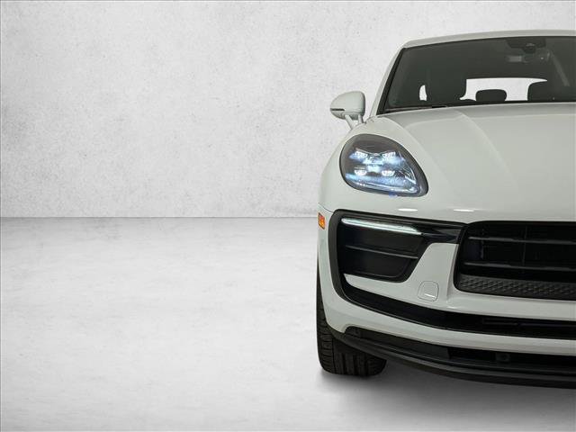 Used 2025 Porsche Macan AWD/4WD image 12