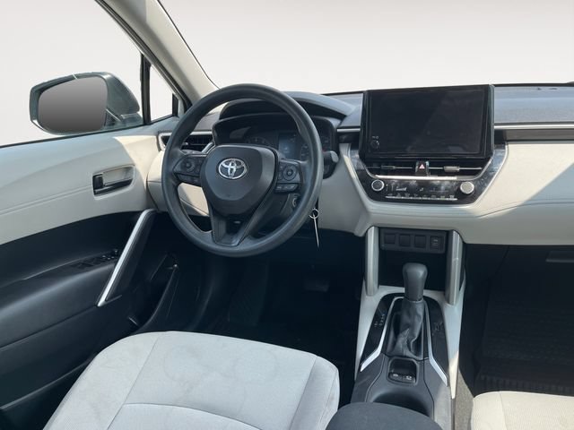 Used 2025 Toyota Corolla Cross L AWD/4WD image 11