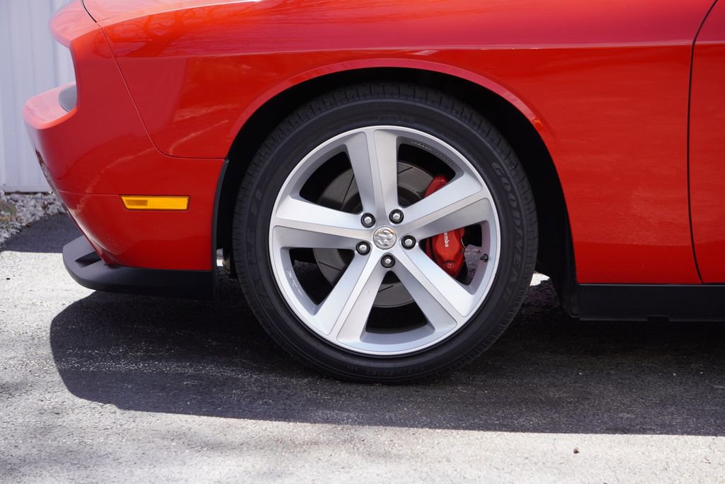 Used 2009 Dodge Challenger SRT8 RWD image 7