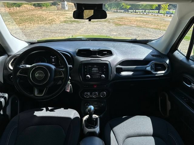 Used 2016 Jeep Renegade 75th Anniversary AWD/4WD image 28