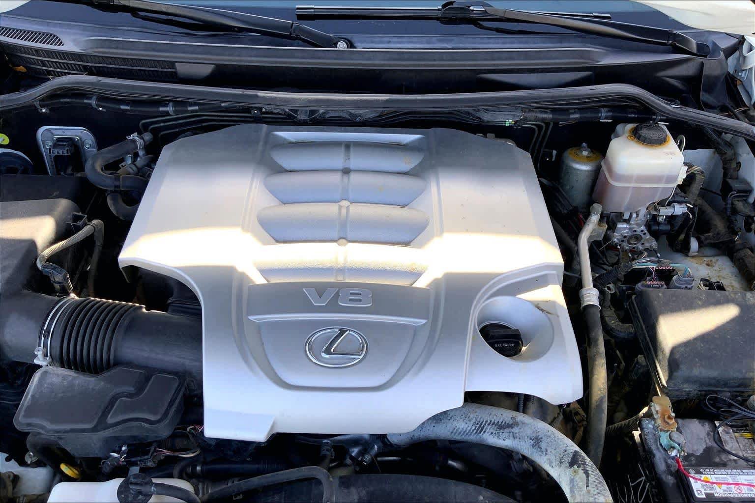Used 2017 Lexus LX 570 4WD w/ Luxury Package image 33