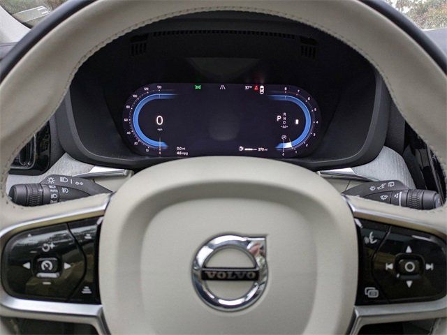 New 2025 Volvo XC60 B5 Plus w/ Climate Package image 27