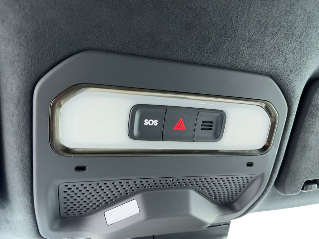 Used 2022 Rivian R1T Adventure image 39