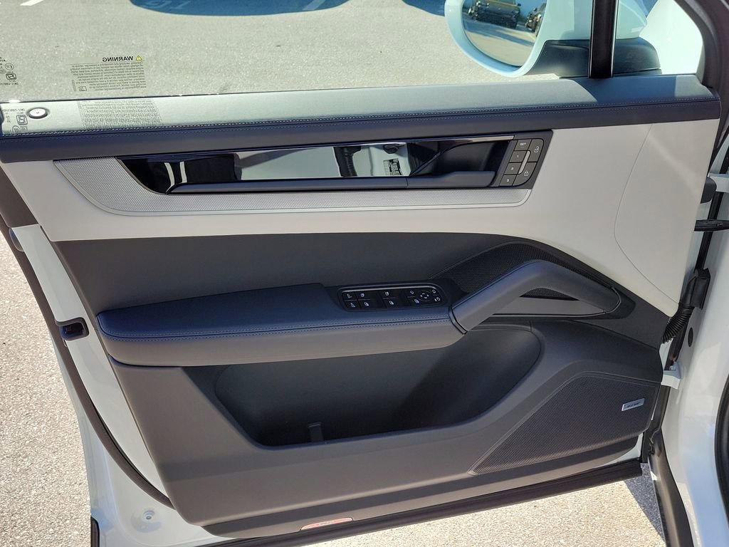 New 2026 Porsche Cayenne image 24