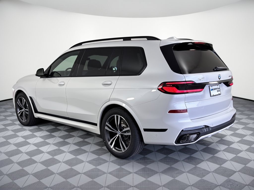 New 2027 BMW X7 xDrive40i w/ M Sport Package AWD/4WD image 3
