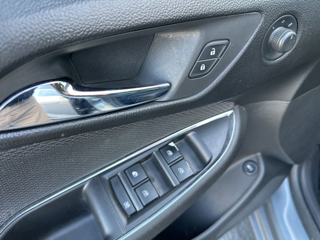 Used 2018 Chevrolet Cruze LT w/ Convenience Package FWD image 16
