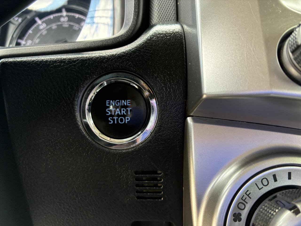 Used 2022 Toyota 4Runner SR5 AWD/4WD image 25