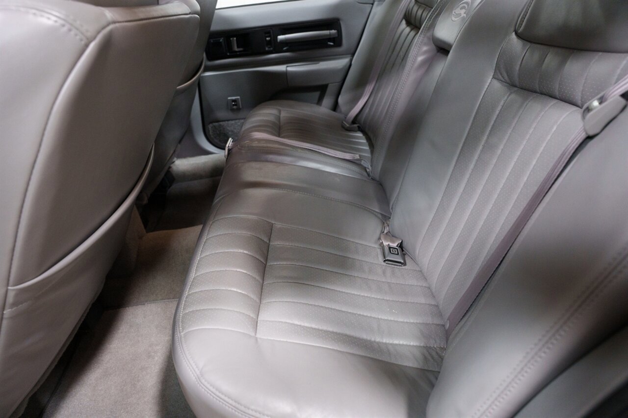 Used 1996 Chevrolet Impala SS RWD image 15