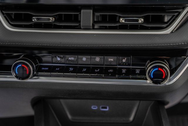 New 2026 Chevrolet Equinox LT w/ Convenience Package II image 23