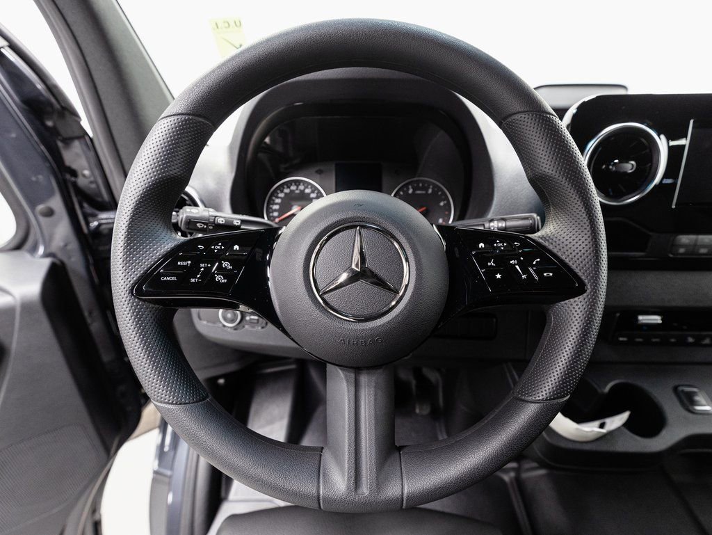 Used 2025 Mercedes-Benz Sprinter 2500 image 11