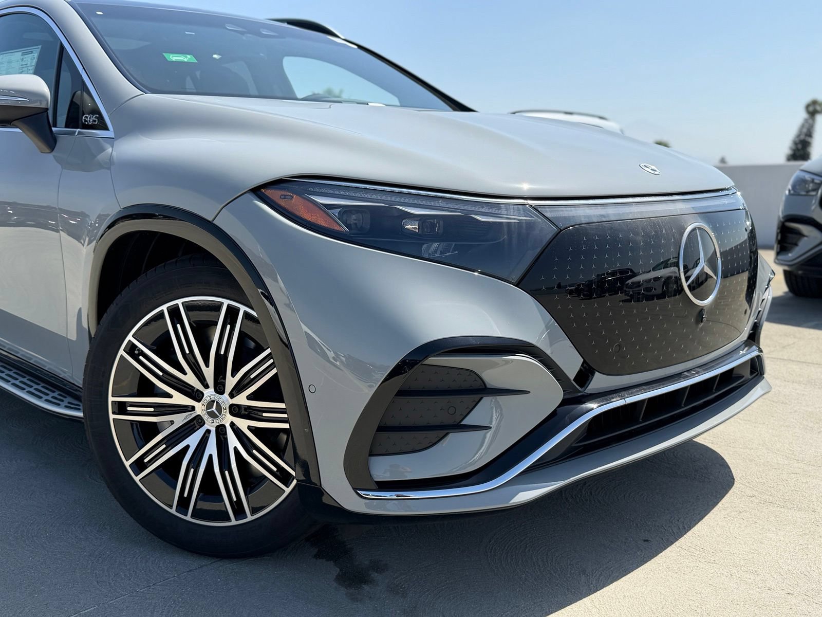 New 2026 Mercedes-Benz EQS 550 4MATIC SUV image 3