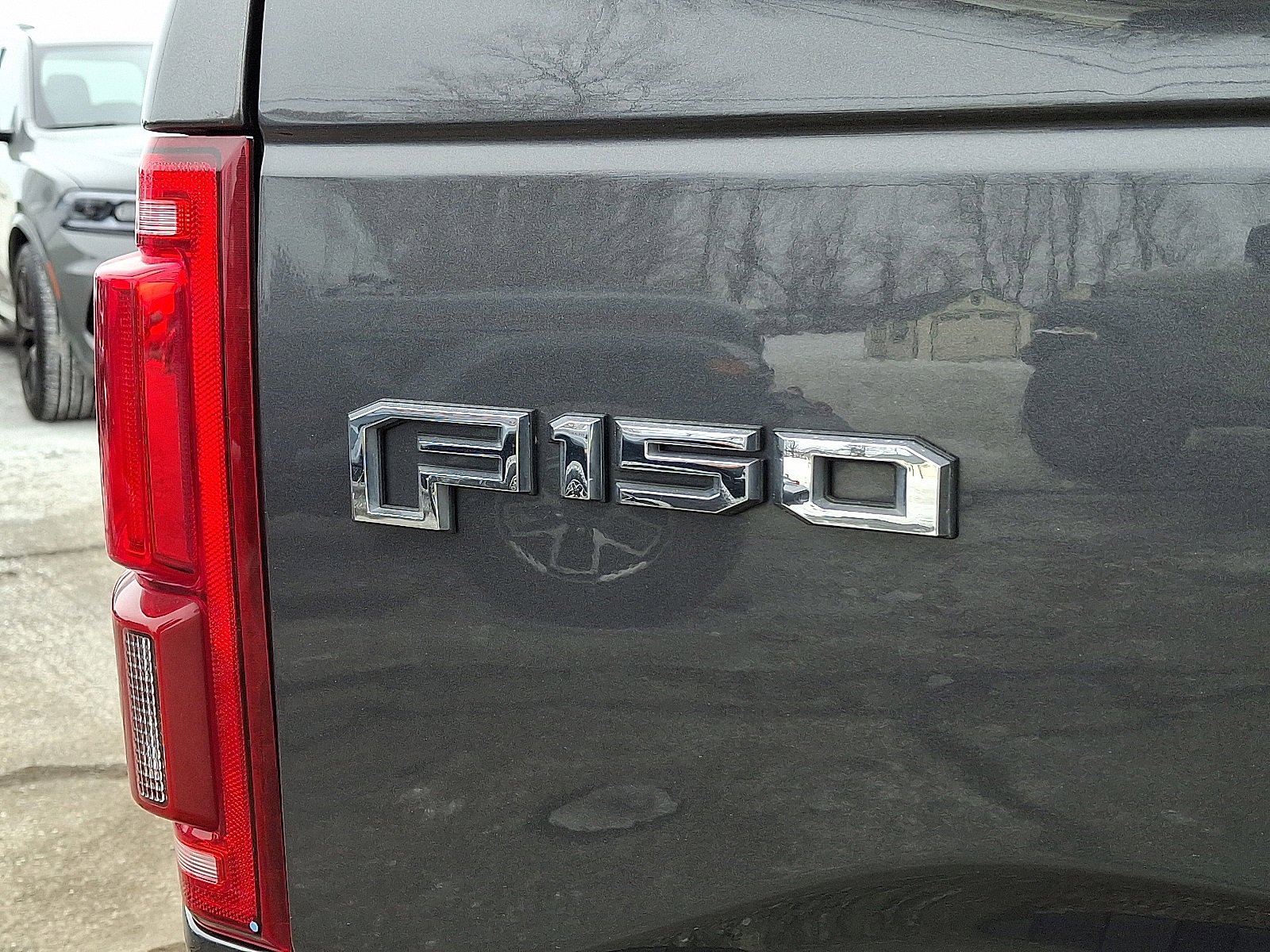 Used 2016 Ford F150 Lariat w/ Equipment Group 501A Mid image 31