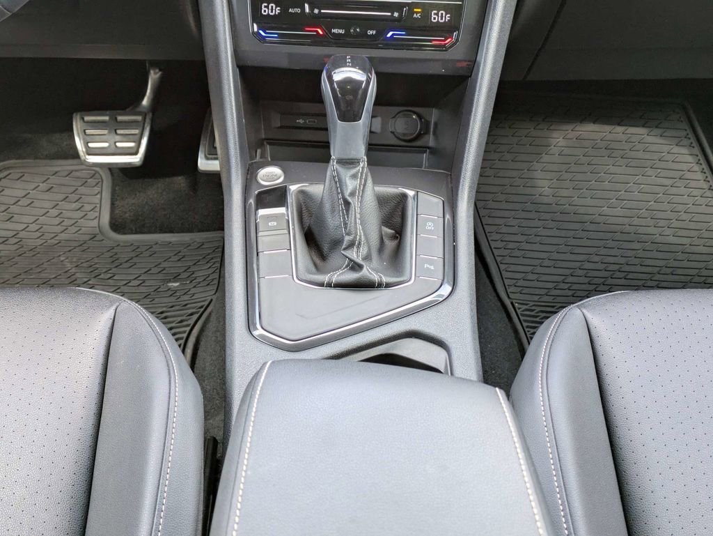 Used 2023 Volkswagen Tiguan SE R-Line image 23
