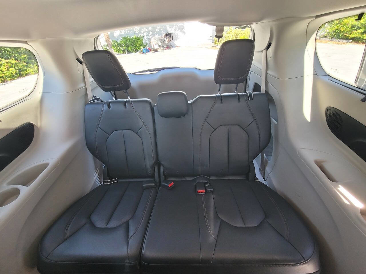 Used 2018 Chrysler Pacifica Touring-L Plus w/ Advanced Safetytec Group image 13