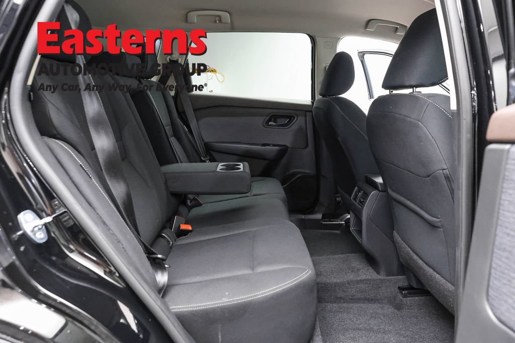 Used 2023 Nissan Rogue S AWD/4WD image 24