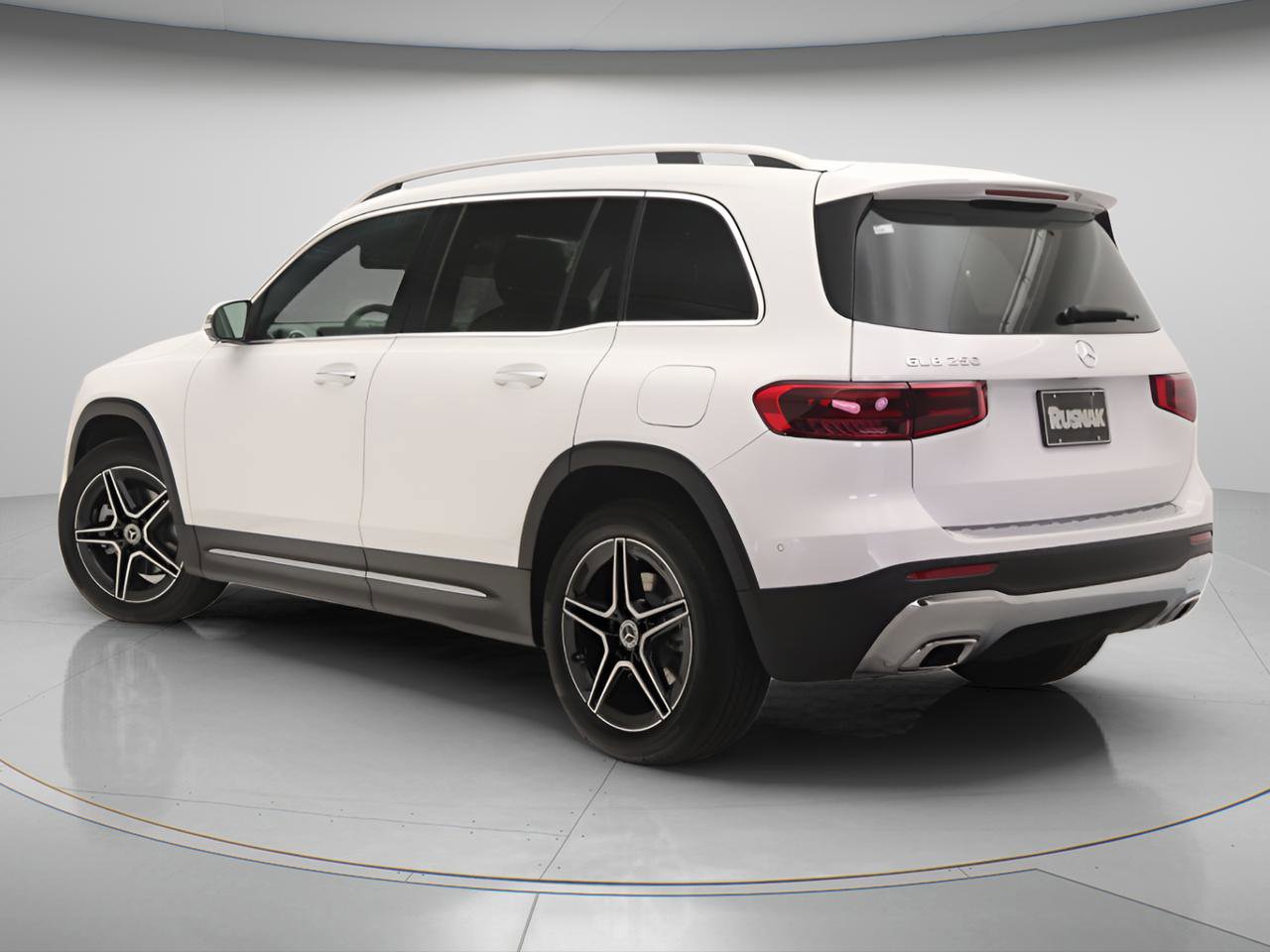 New 2026 Mercedes-Benz GLB 250 image 2