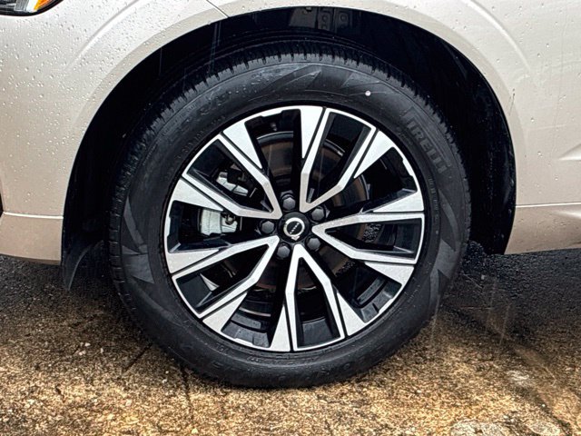 Used 2024 Volvo XC60 B5 Core w/ Climate Package AWD/4WD image 11