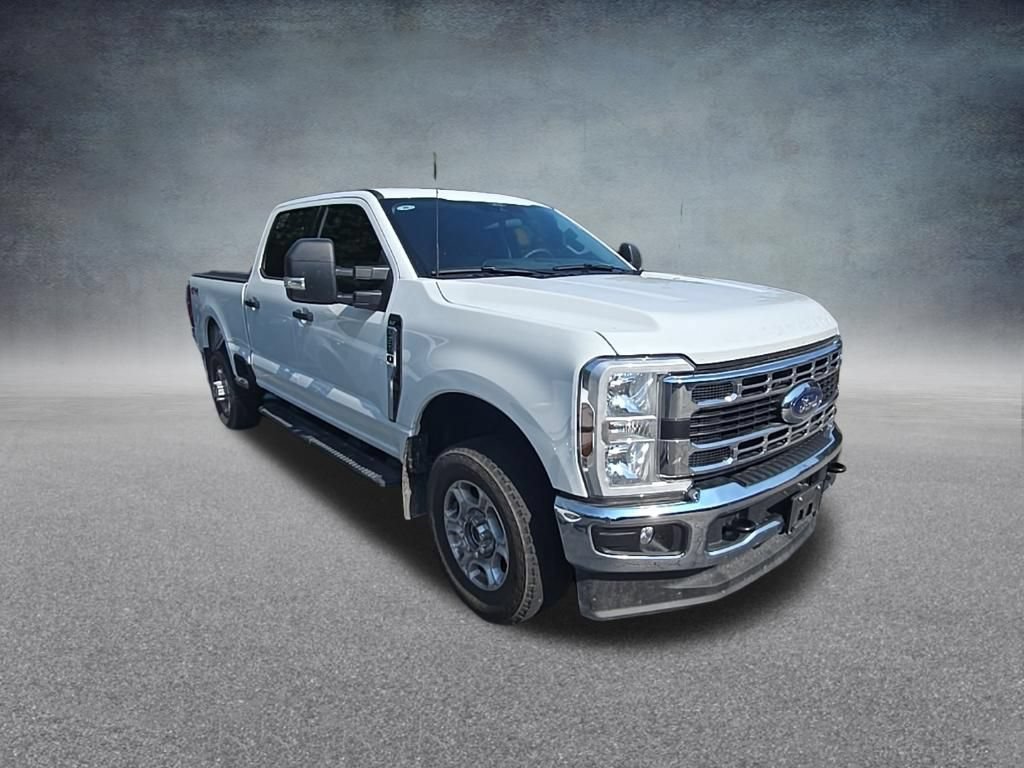Used 2025 Ford F350 XLT AWD/4WD image 2