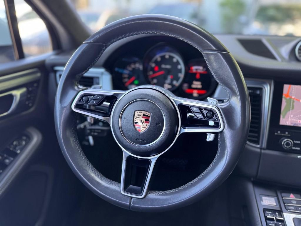 Used 2017 Porsche Macan Turbo AWD/4WD image 21