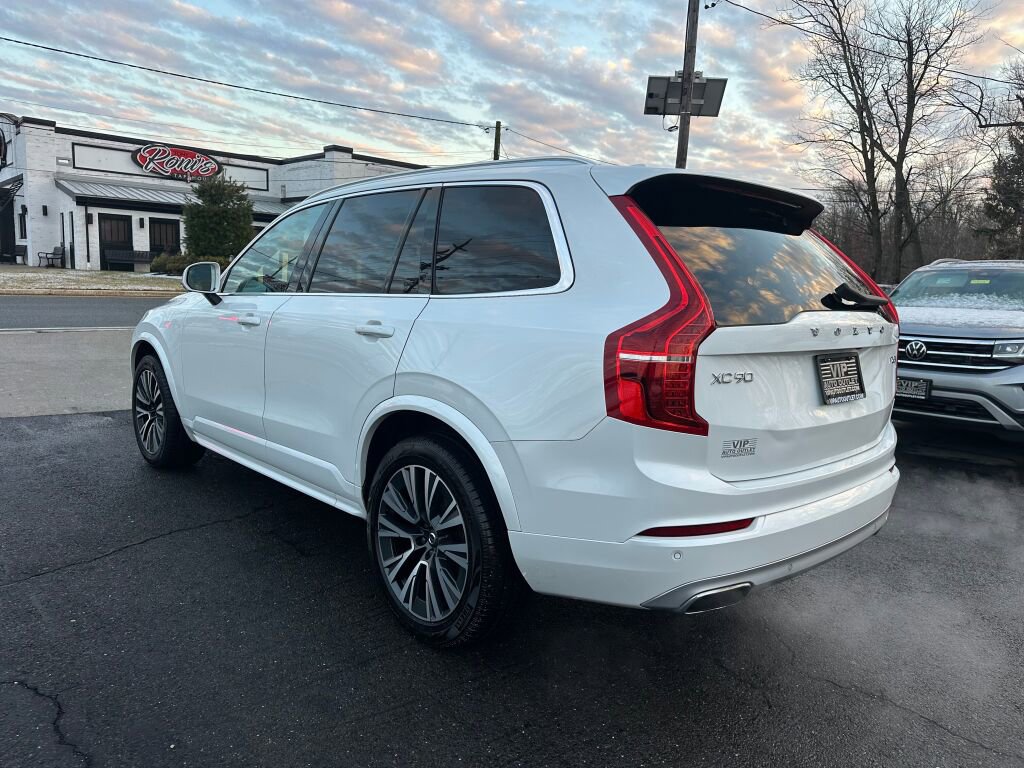 Used 2021 Volvo XC90 T6 Momentum image 5