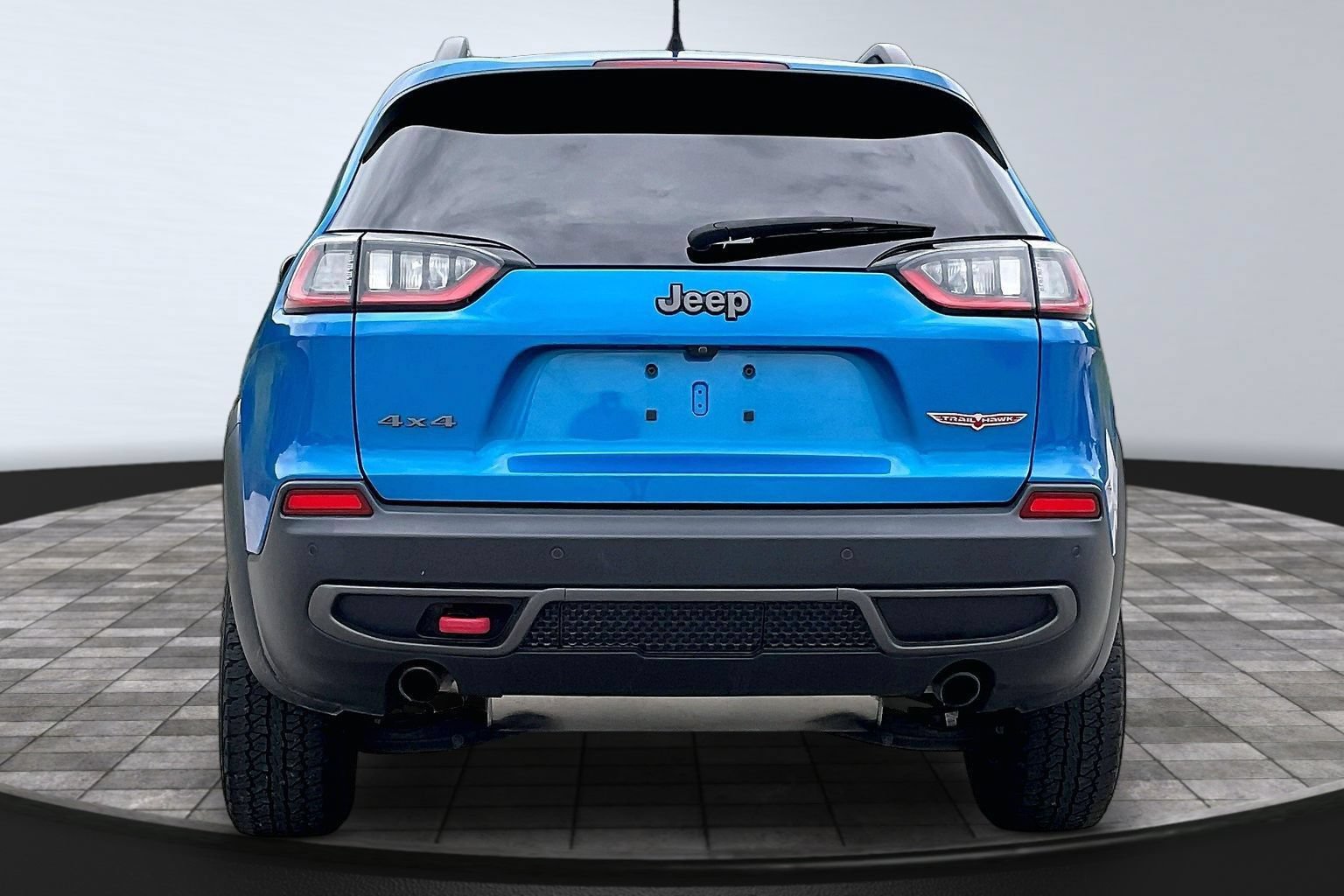 Used 2020 Jeep Cherokee Trailhawk w/ Cold Weather Group AWD/4WD image 4