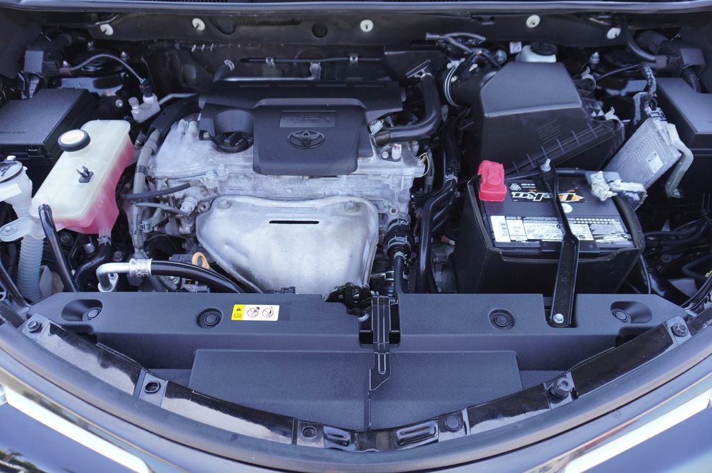Used 2018 Toyota RAV4 LE w/ All Weather Liner Package FWD image 21
