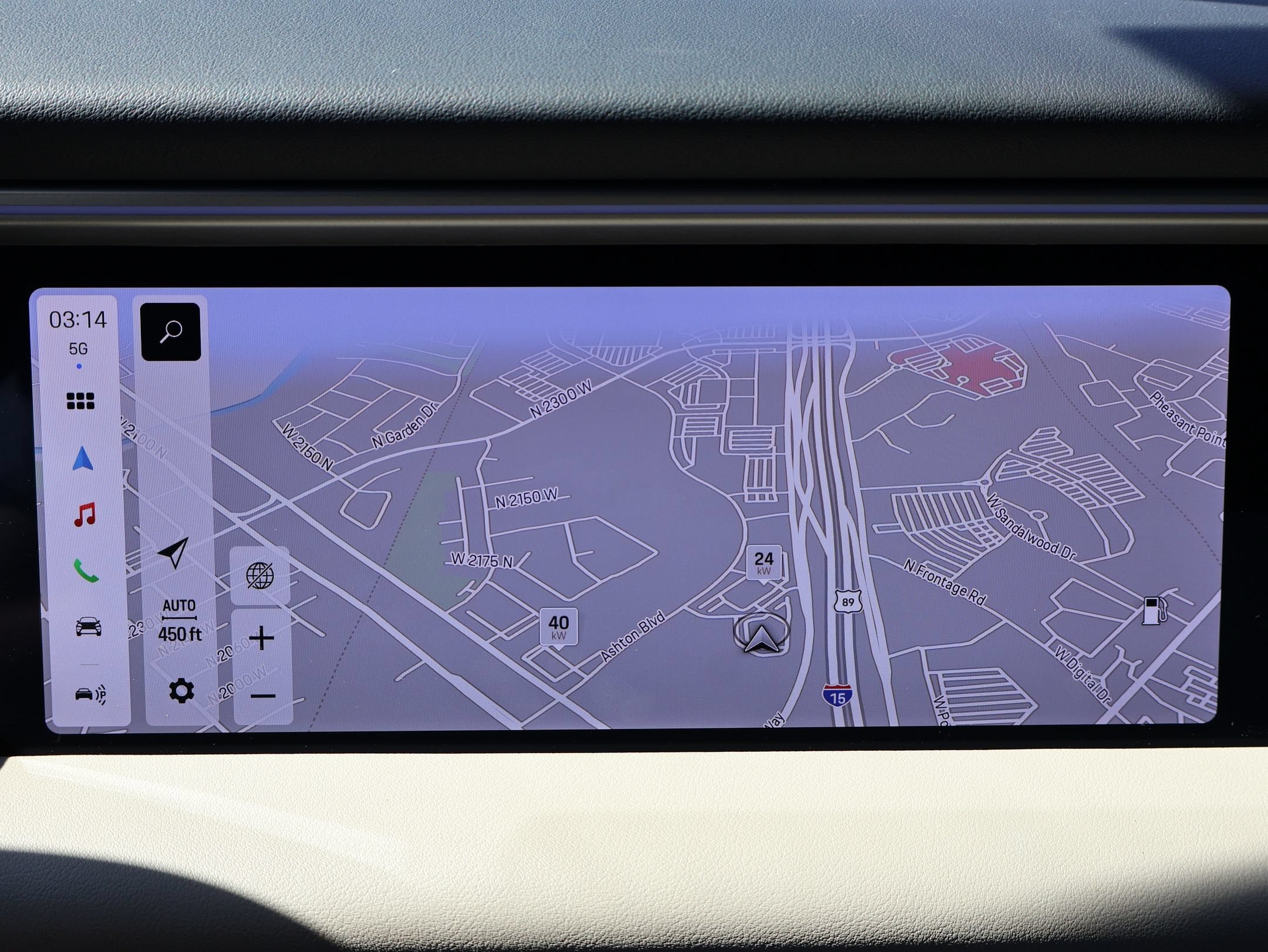 Certified 2025 Porsche Macan 4S Electric AWD/4WD image 24