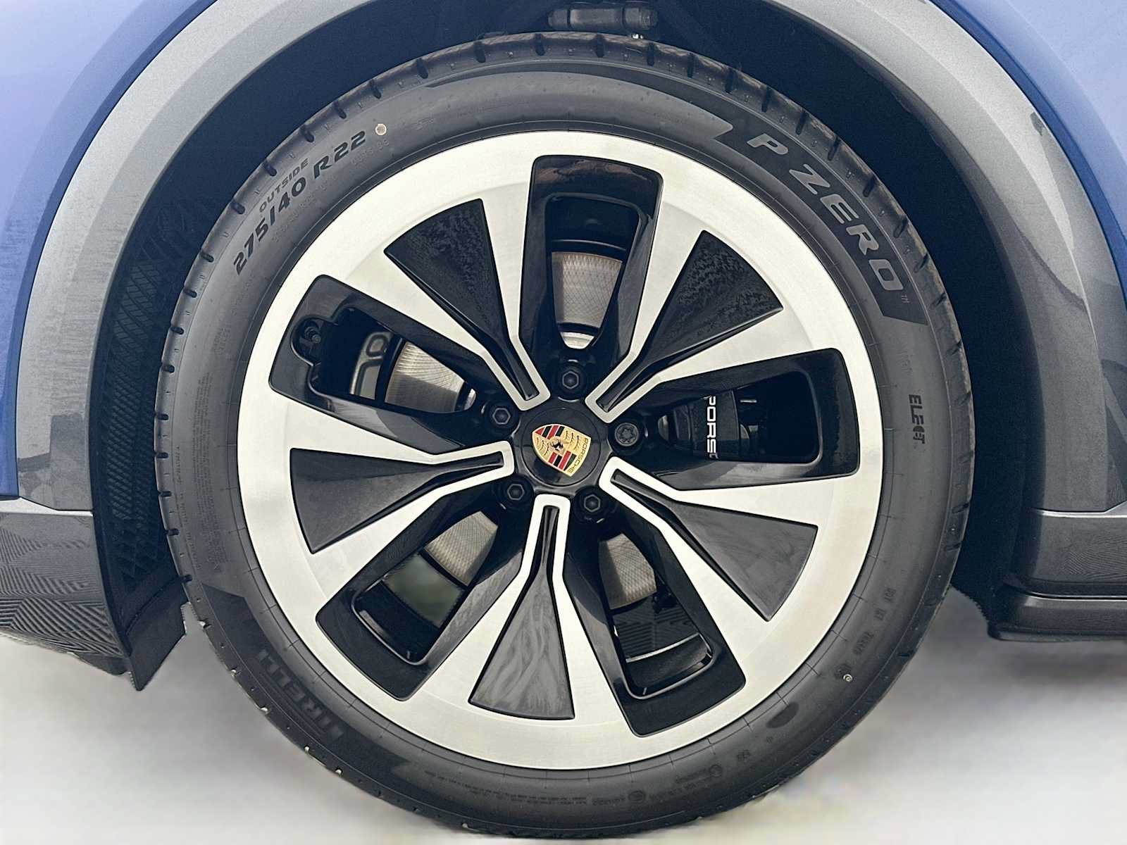 New 2026 Porsche Cayenne Electric Coupe AWD/4WD image 31