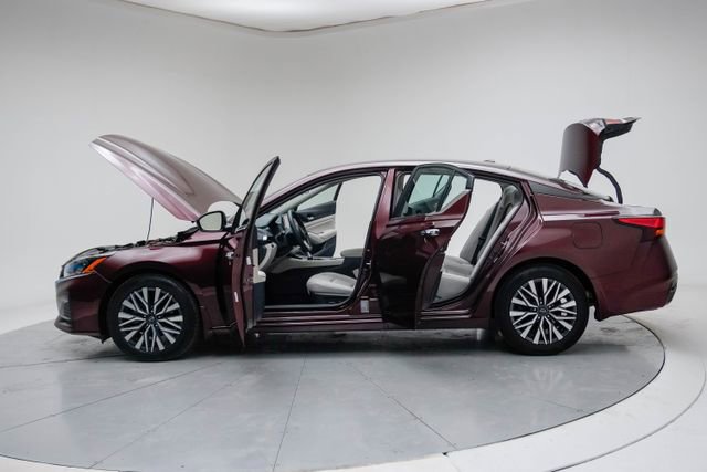 Used 2024 Nissan Altima 2.5 SV image 19