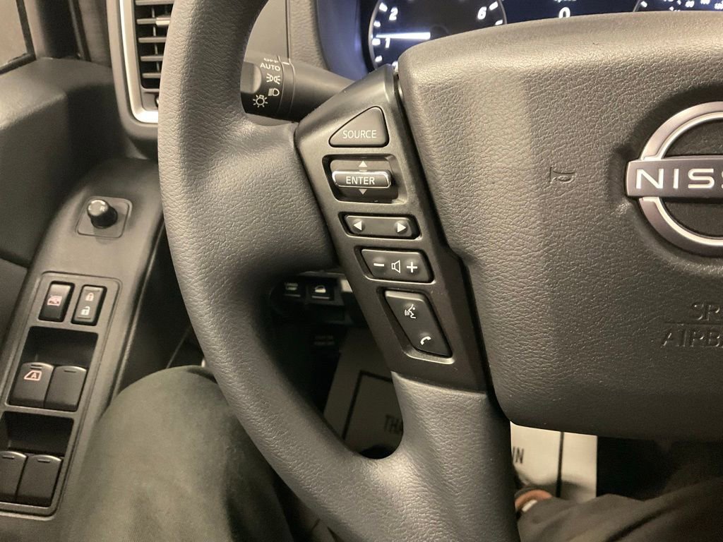 Used 2024 Nissan Frontier SV image 22