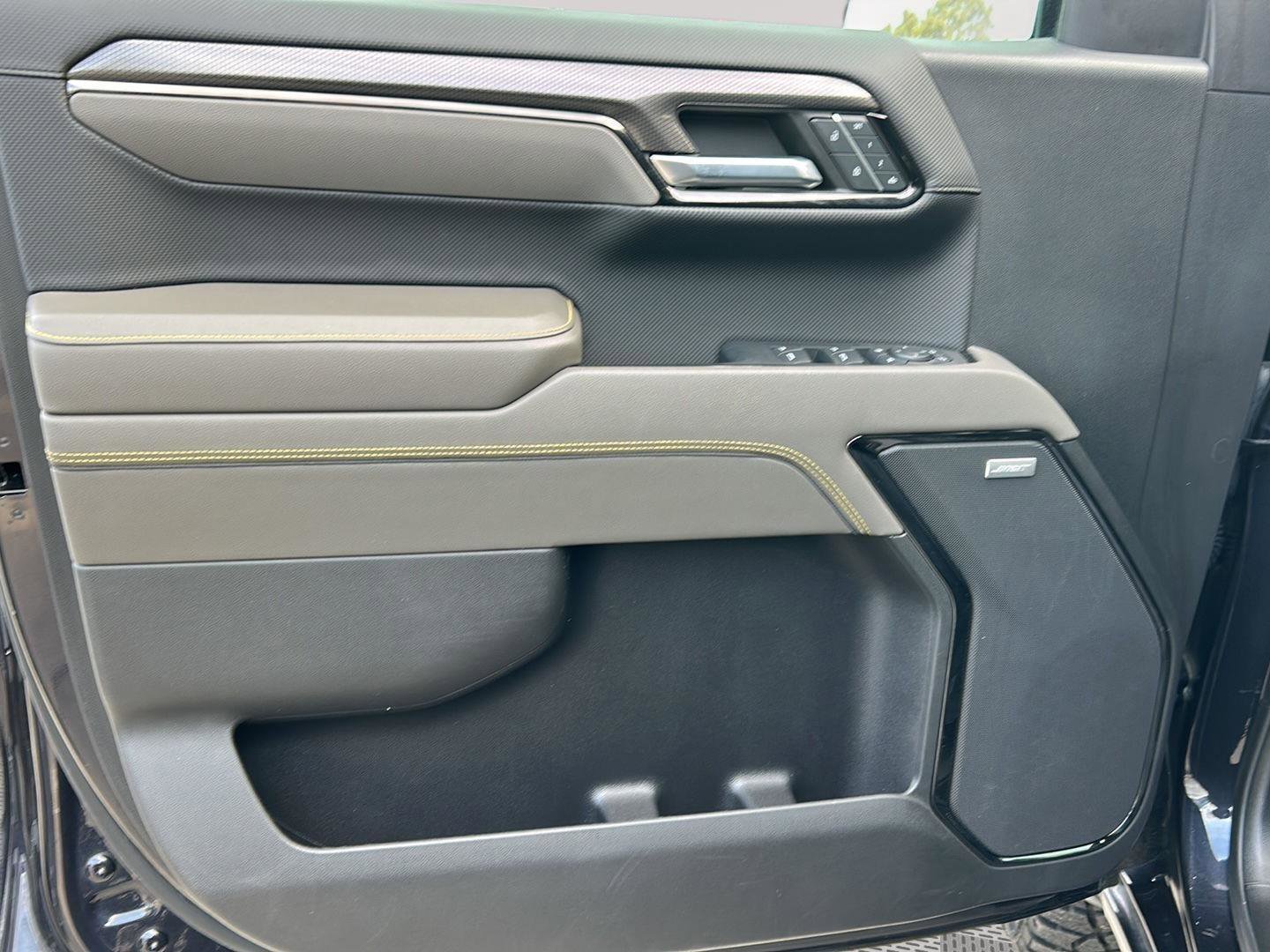 Used 2023 Chevrolet Silverado 1500 ZR2 image 10