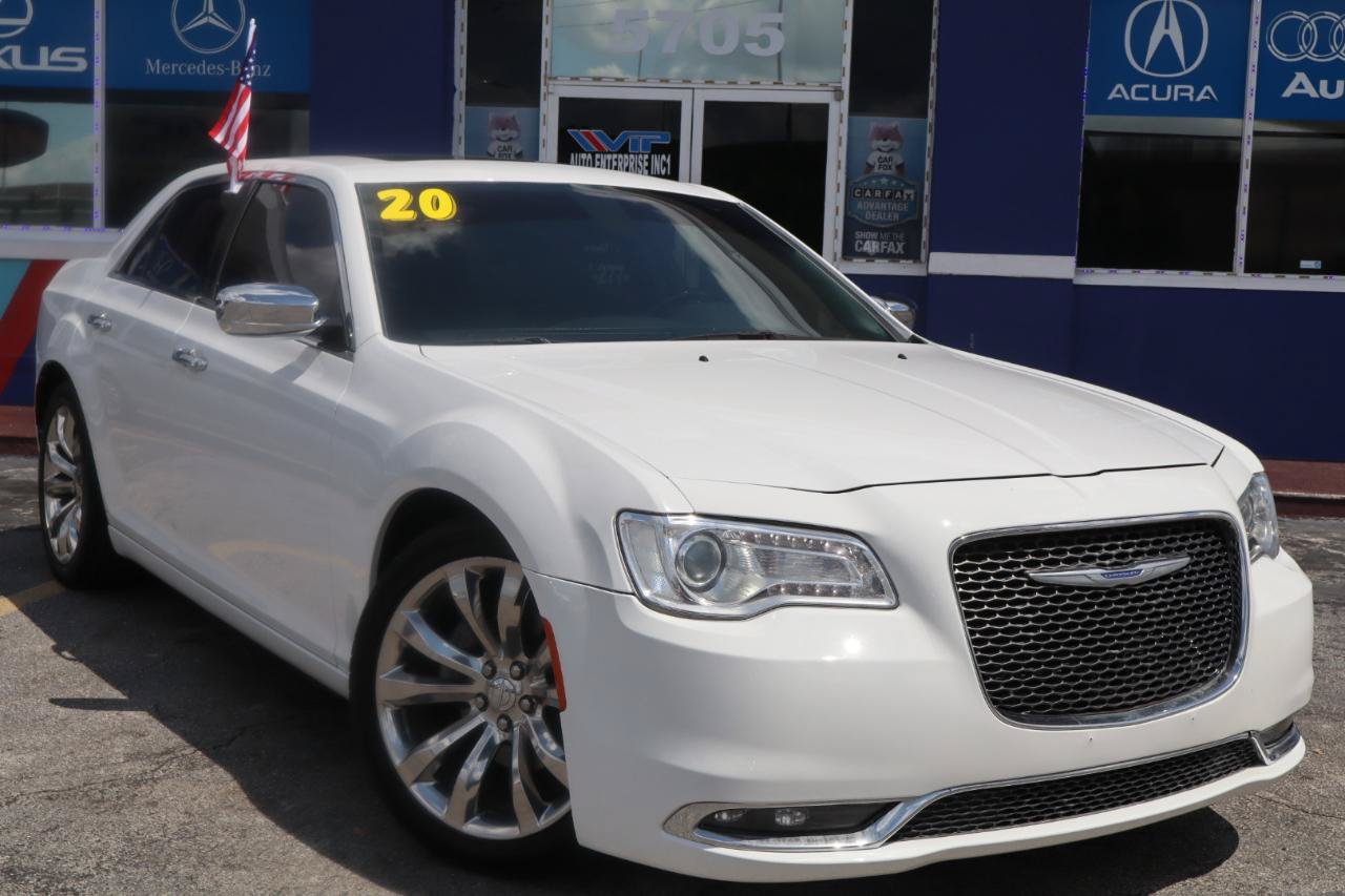 Used 2020 Chrysler 300 Limited RWD image 3