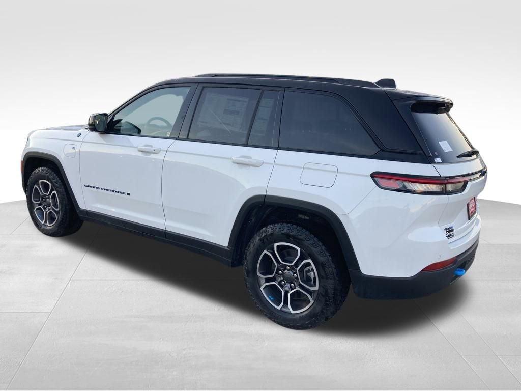 New 2024 Jeep Grand Cherokee Trailhawk w/ Advanced Protech Group II image 3