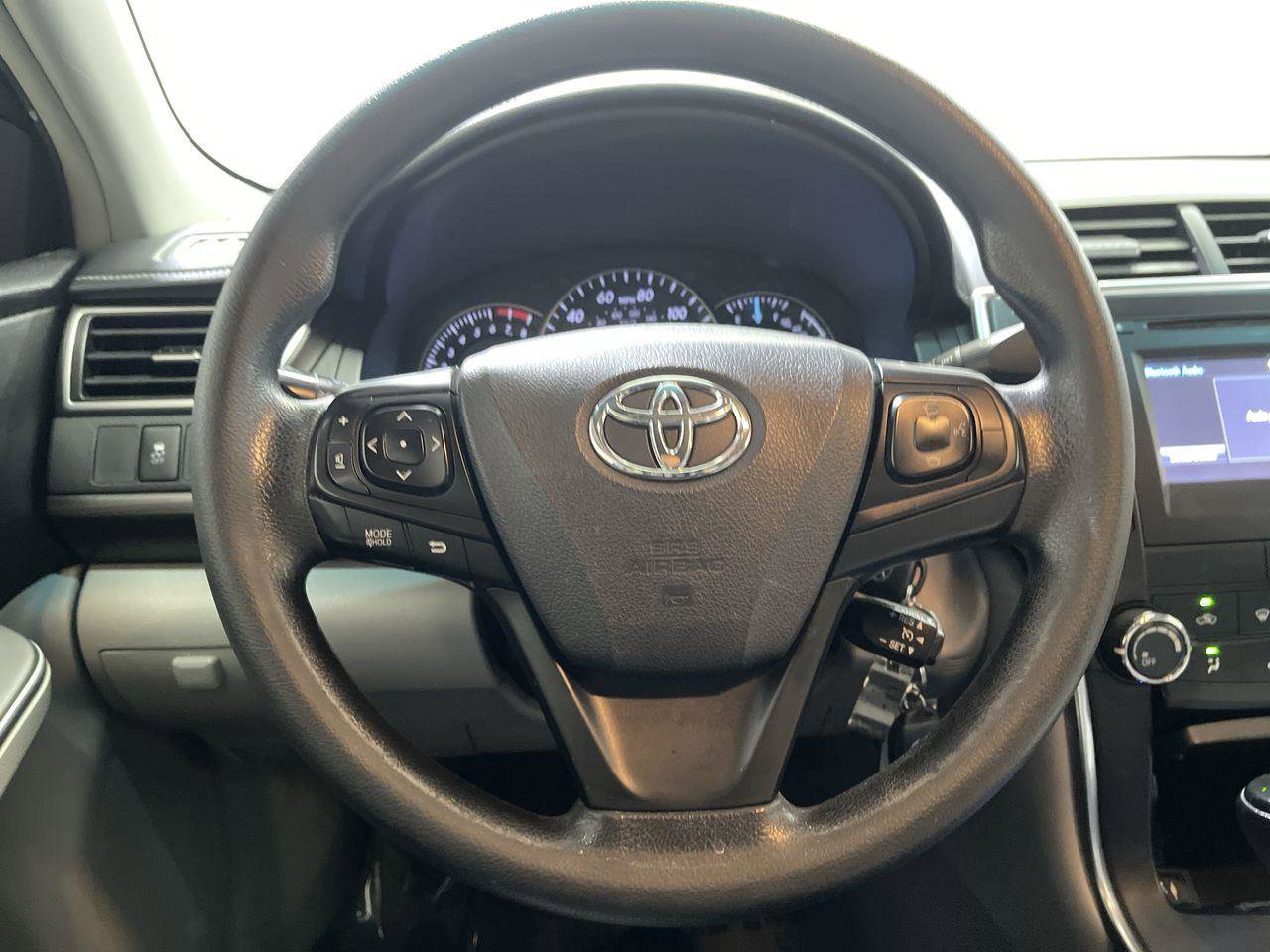 Used 2015 Toyota Camry LE FWD image 14