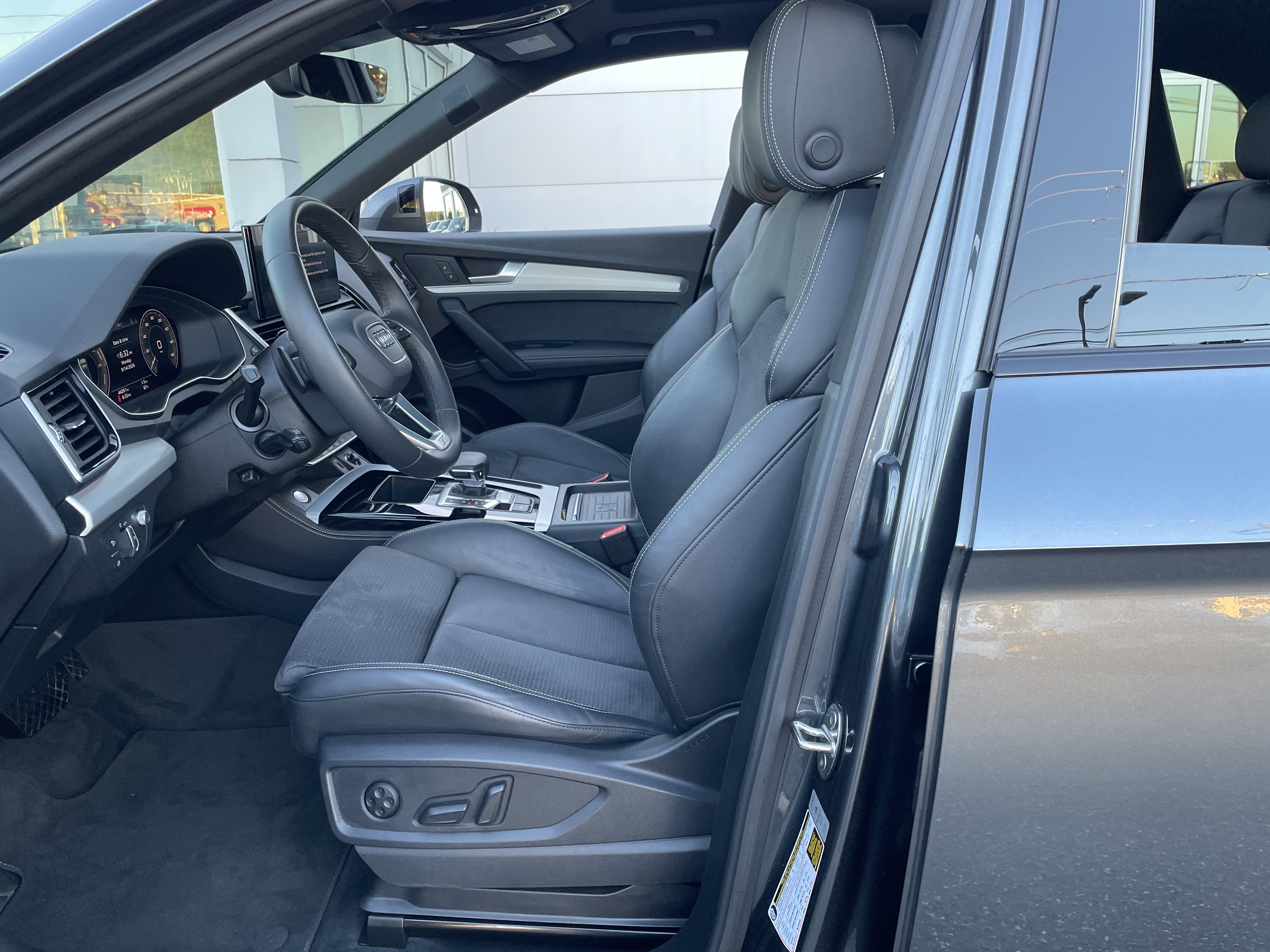 Certified 2024 Audi Q5 e Prestige AWD/4WD image 7