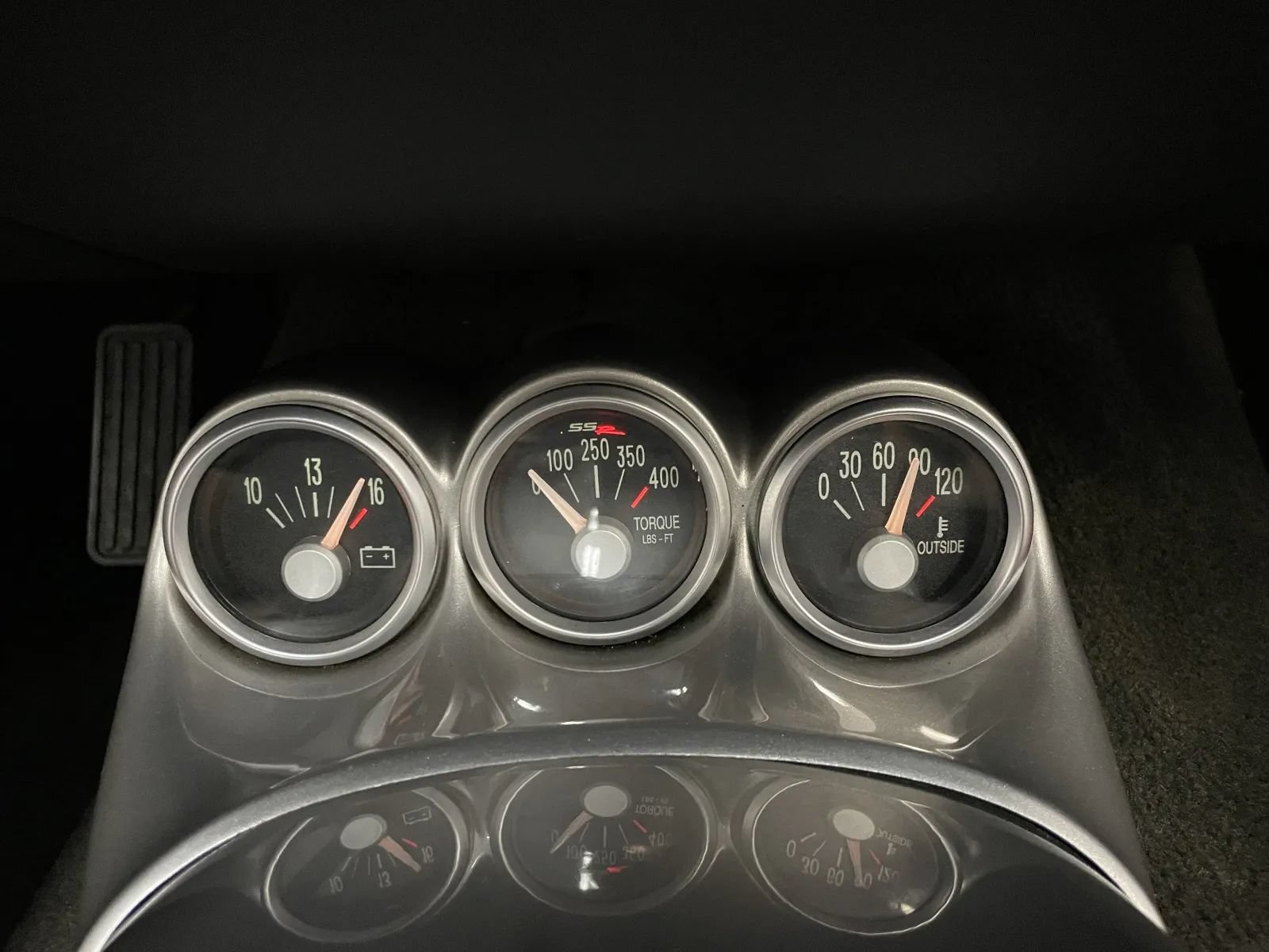 Used 2005 Chevrolet SSR w/ Preferred Equipment Group RWD image 32