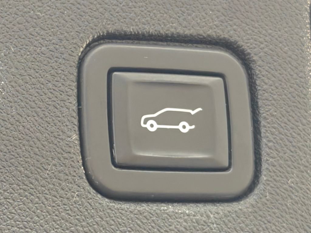 Used 2020 Chevrolet Equinox LT image 29