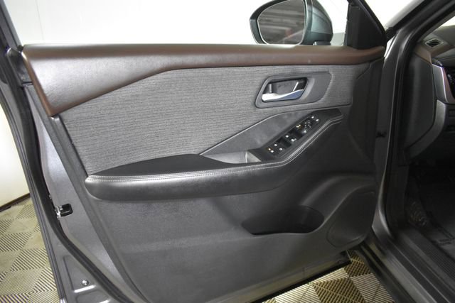 Used 2022 Nissan Rogue SV AWD/4WD image 5