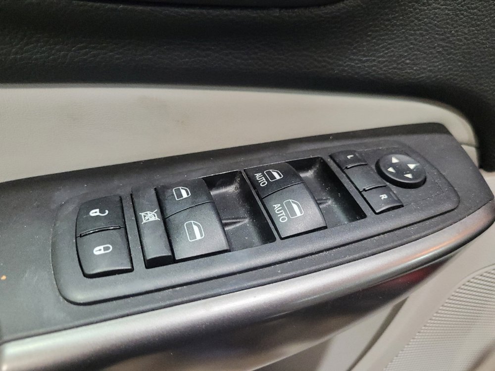 Used 2019 Jeep Cherokee Limited w/ Luxury Group AWD/4WD image 27