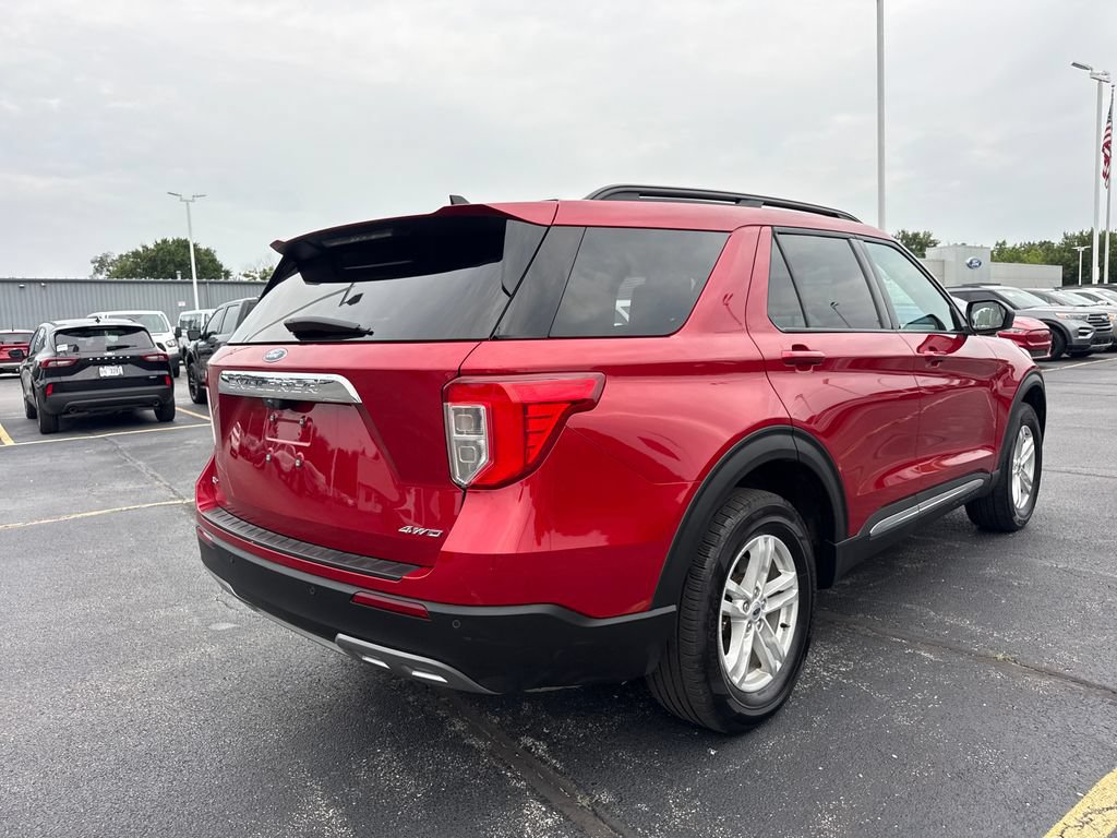 Used 2024 Ford Explorer XLT w/ Equipment Group 202A AWD/4WD image 8