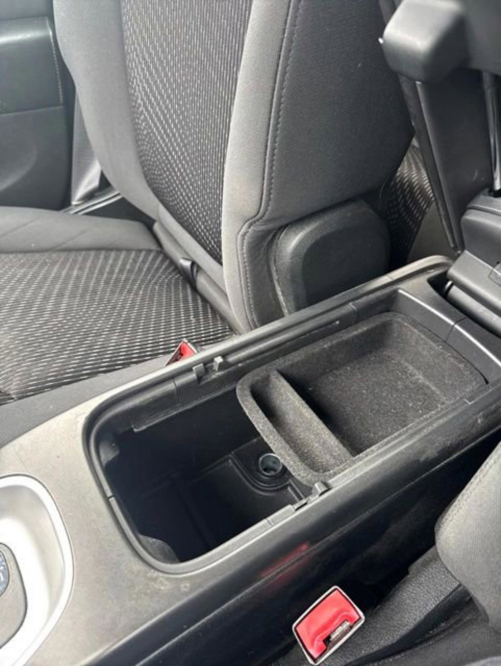 Used 2017 Dodge Journey SXT w/ Premium Group FWD image 17