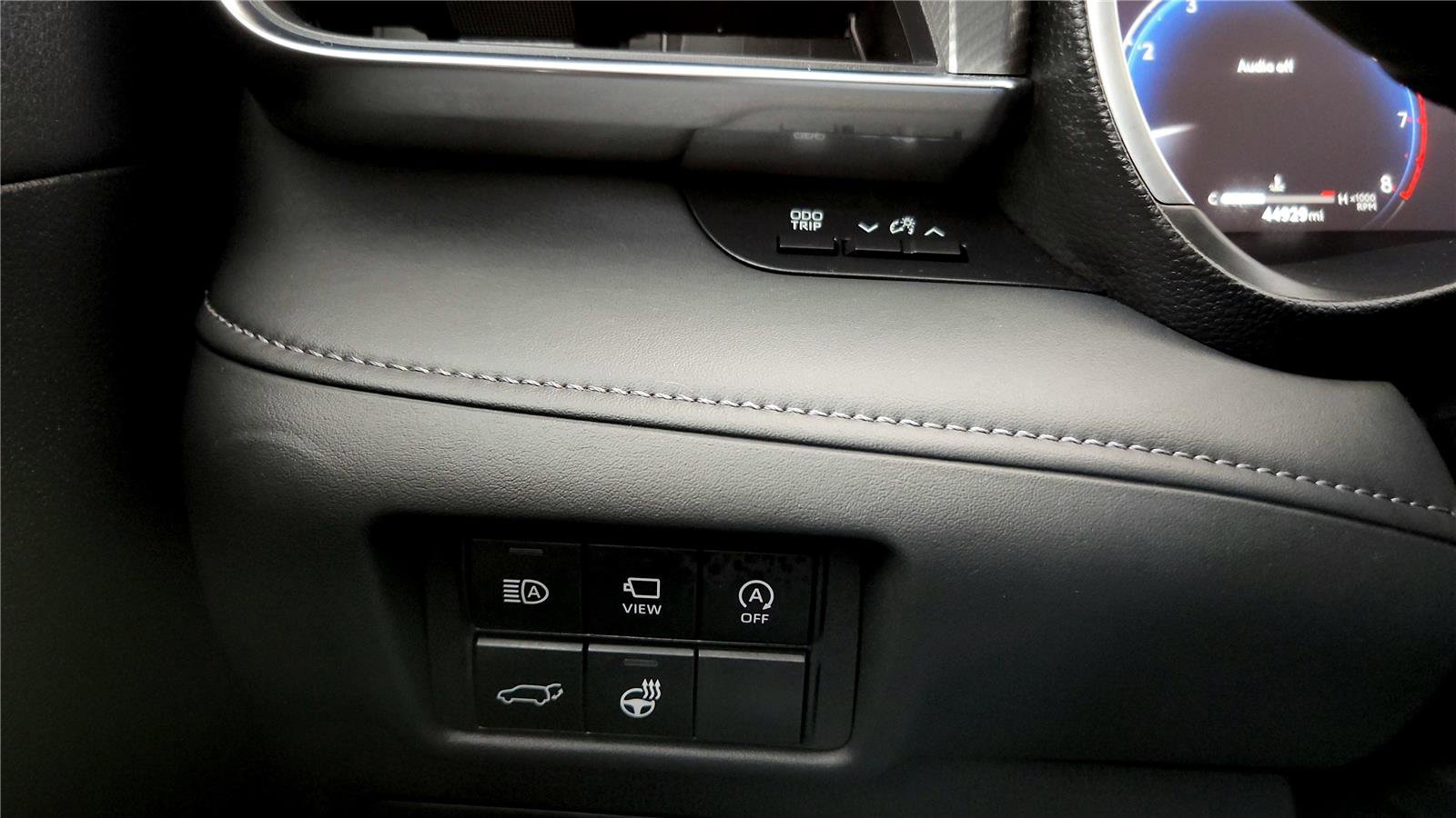 Certified 2025 Toyota Highlander Platinum image 34