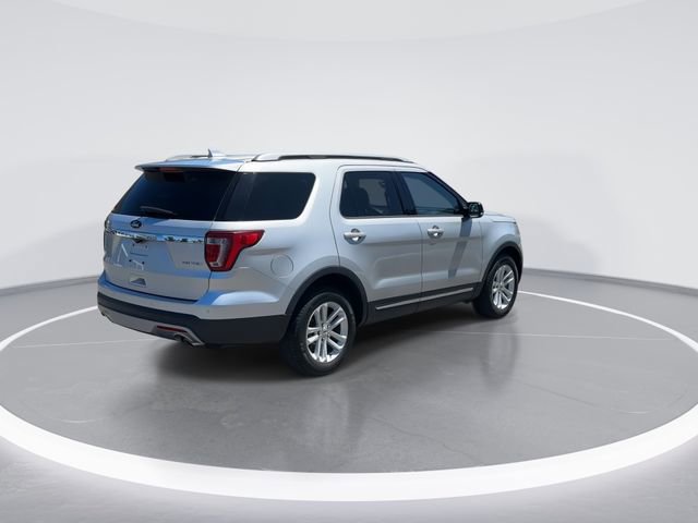 Used 2016 Ford Explorer XLT w/ Equipment Group 201A FWD image 7