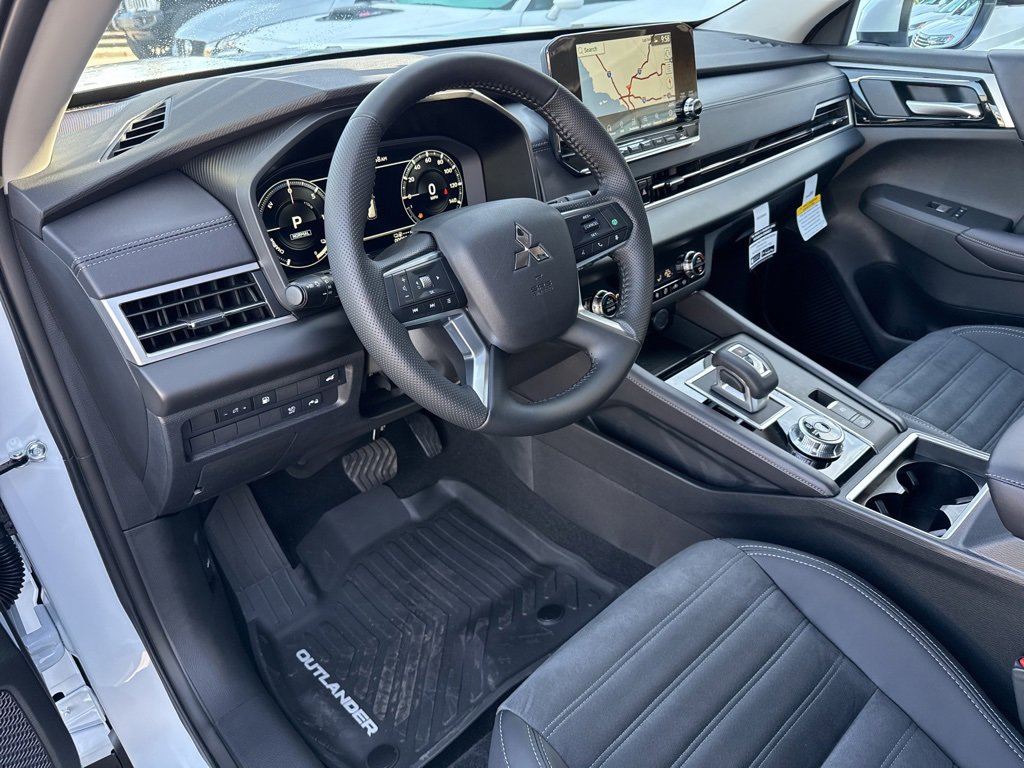 New 2025 Mitsubishi Outlander SE image 19