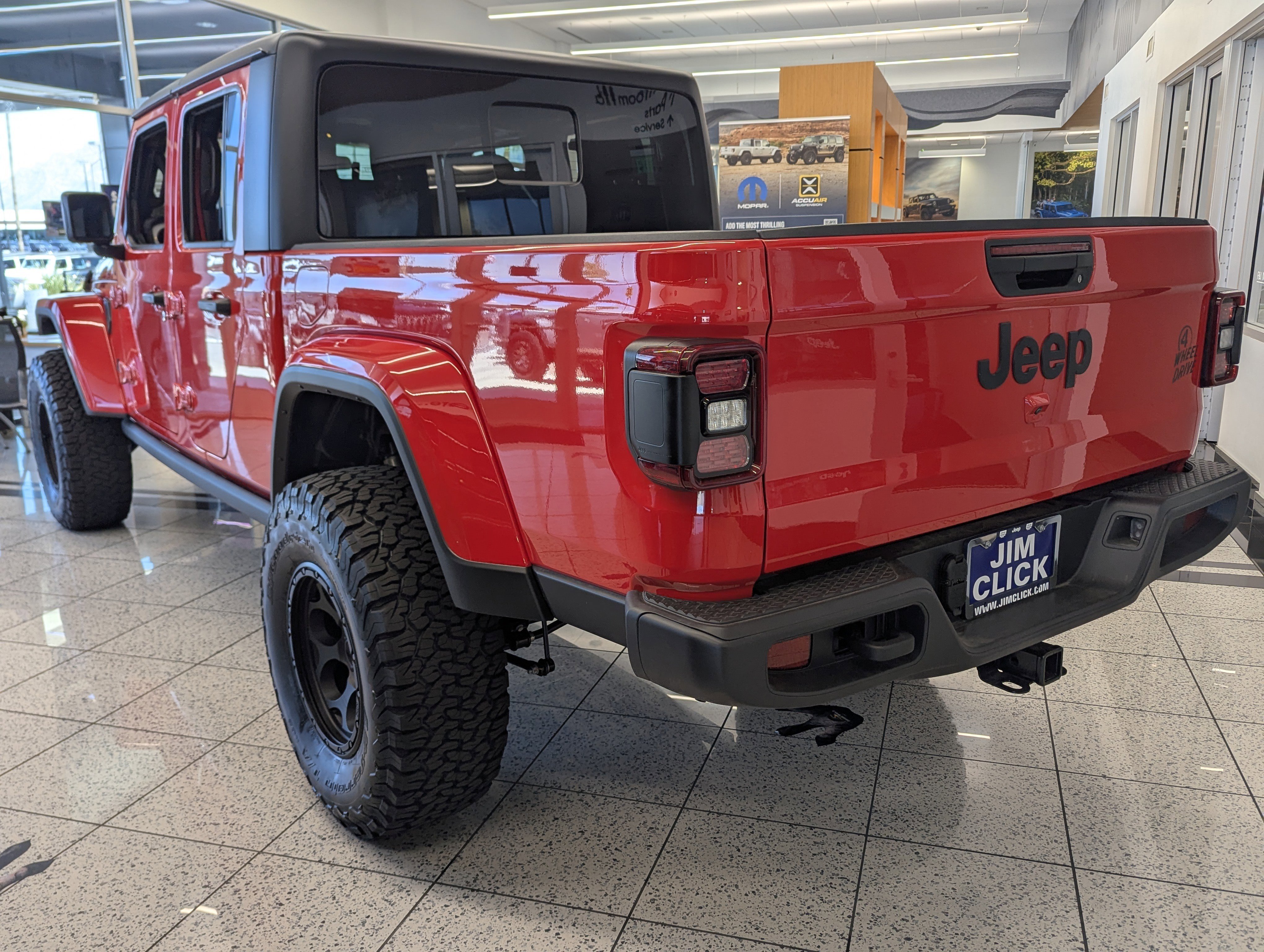 New 2025 Jeep Gladiator Willys image 4