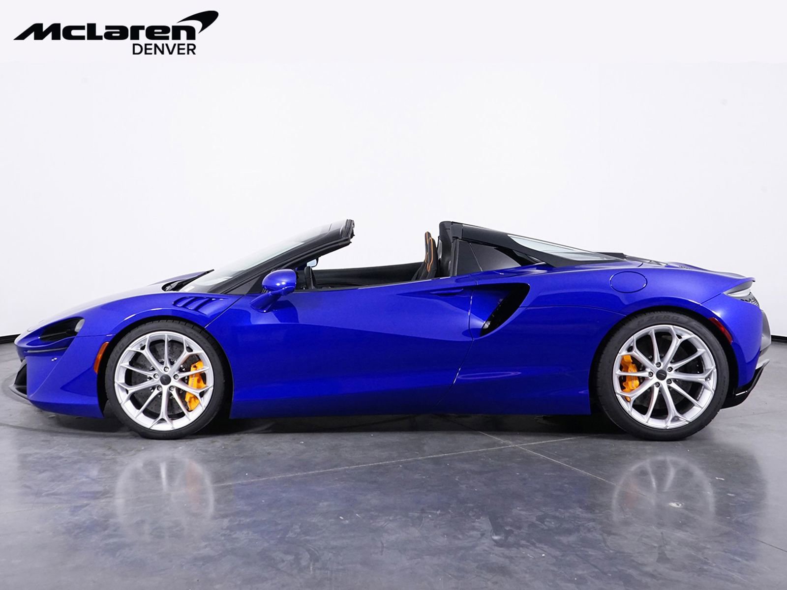 New 2025 McLaren Artura Spider image 2
