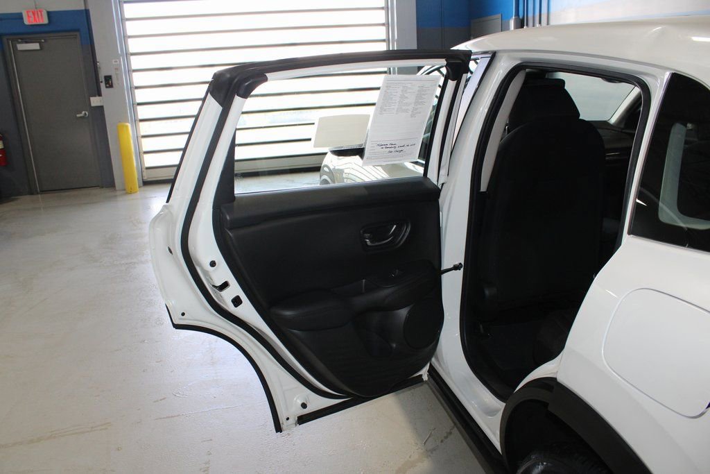 Used 2023 Honda HR-V LX image 16