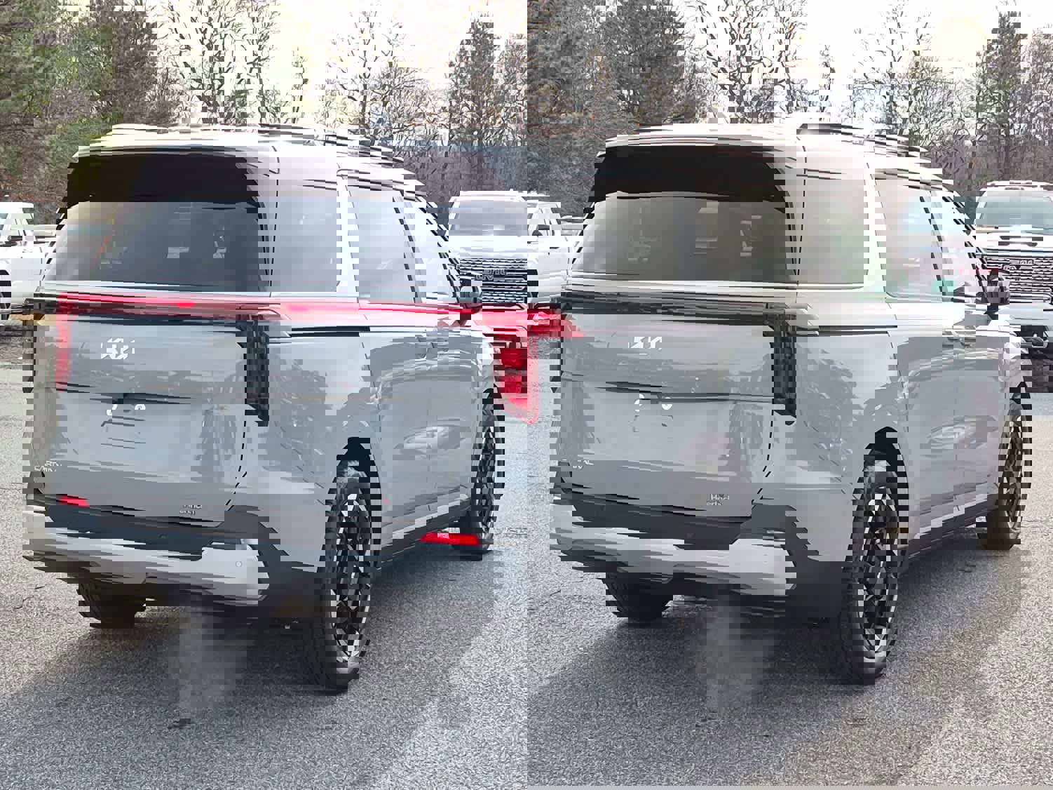 Used 2026 Kia Carnival EX image 5