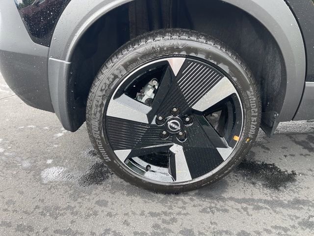 New 2025 Nissan Kicks SR image 36